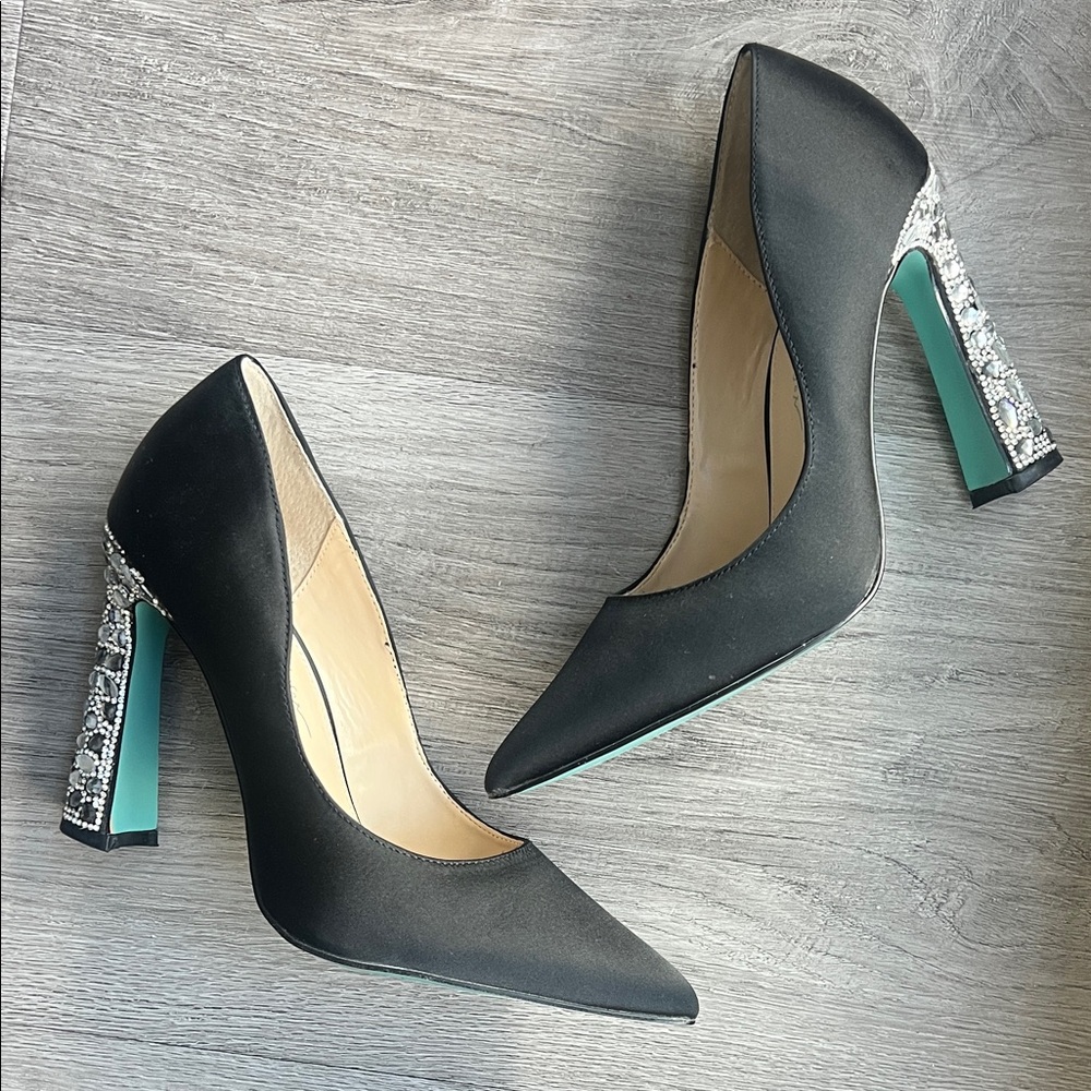 Betsey Johnson SB-CORIE Black Satin Rhinestone Crystal Flared Block Heel Pumps 7